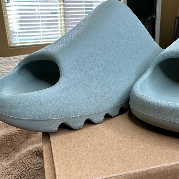 Adidas Yeezy slide Salt size 13 men’s - Picture 7 of 9